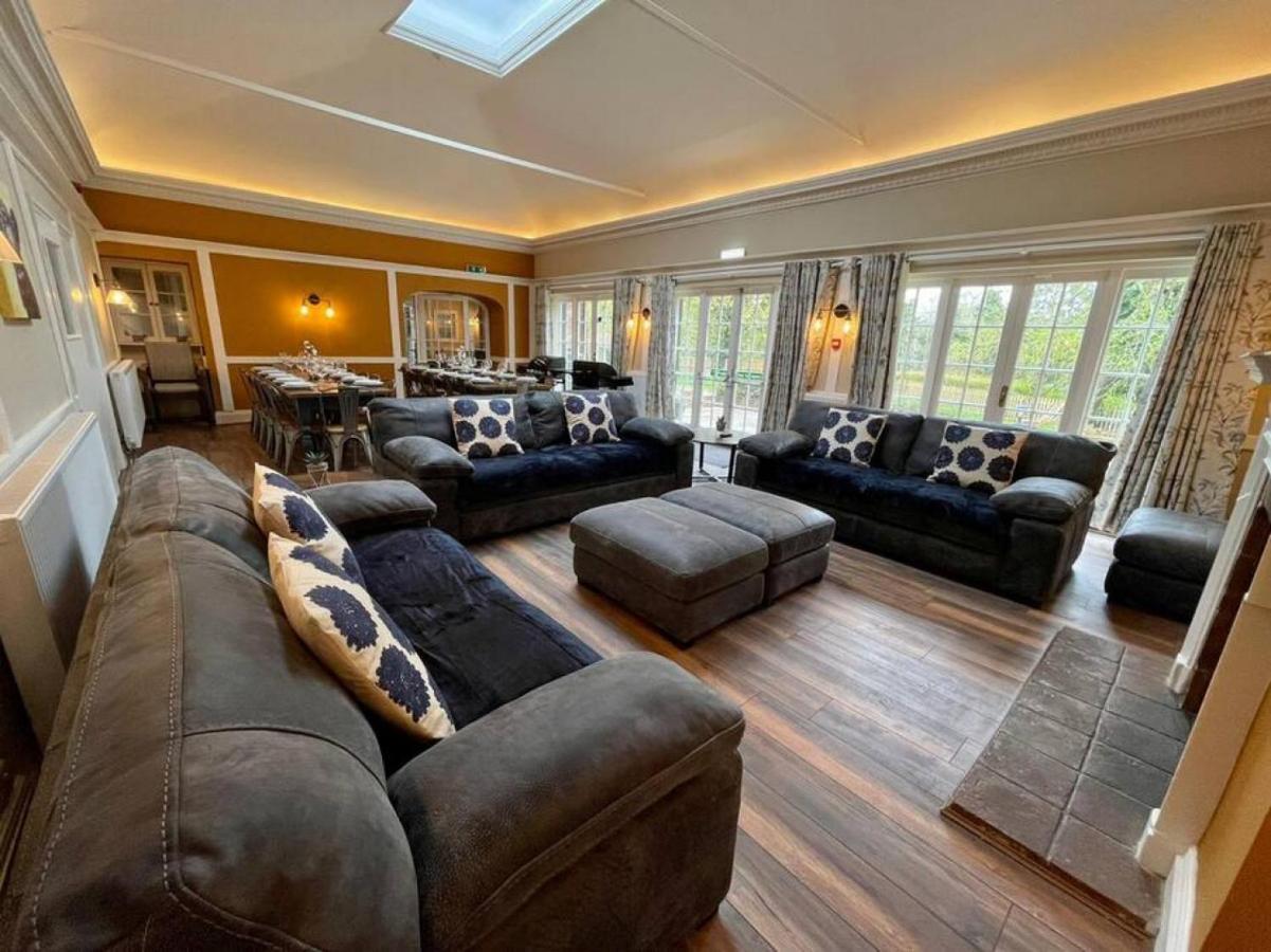 Lydney House Swaffham Sleeps 22 Vila Exterior foto