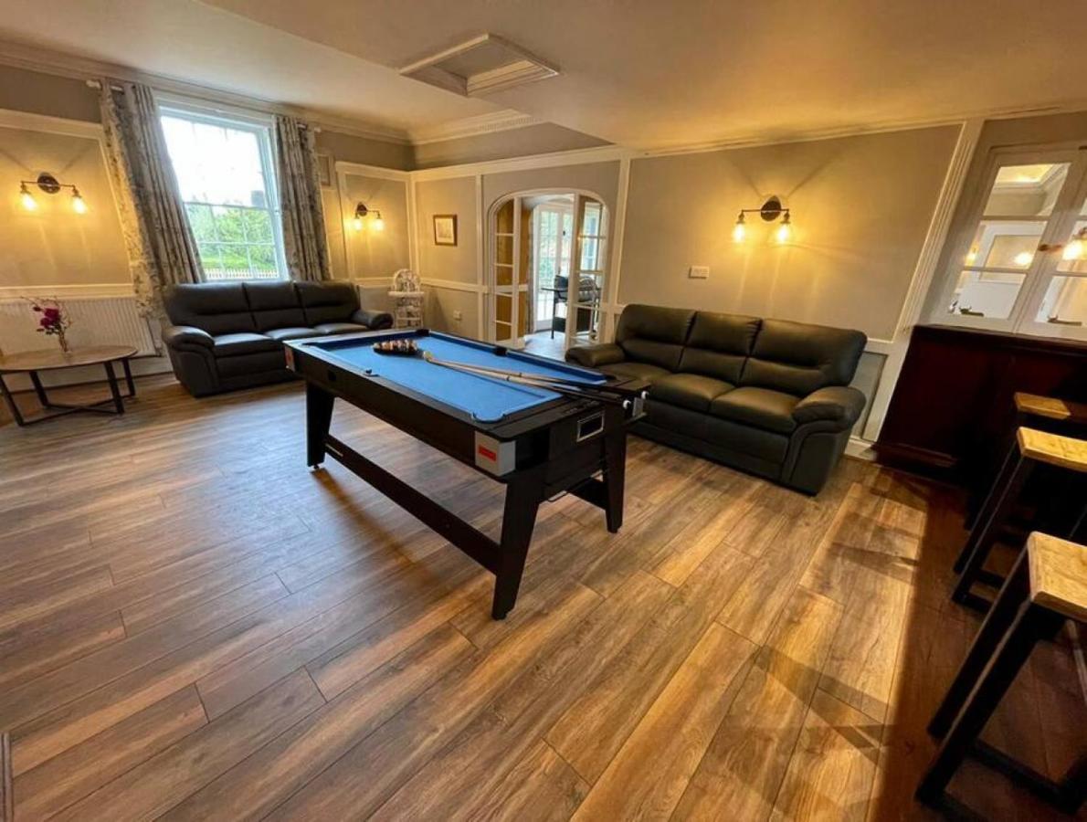 Lydney House Swaffham Sleeps 22 Vila Exterior foto