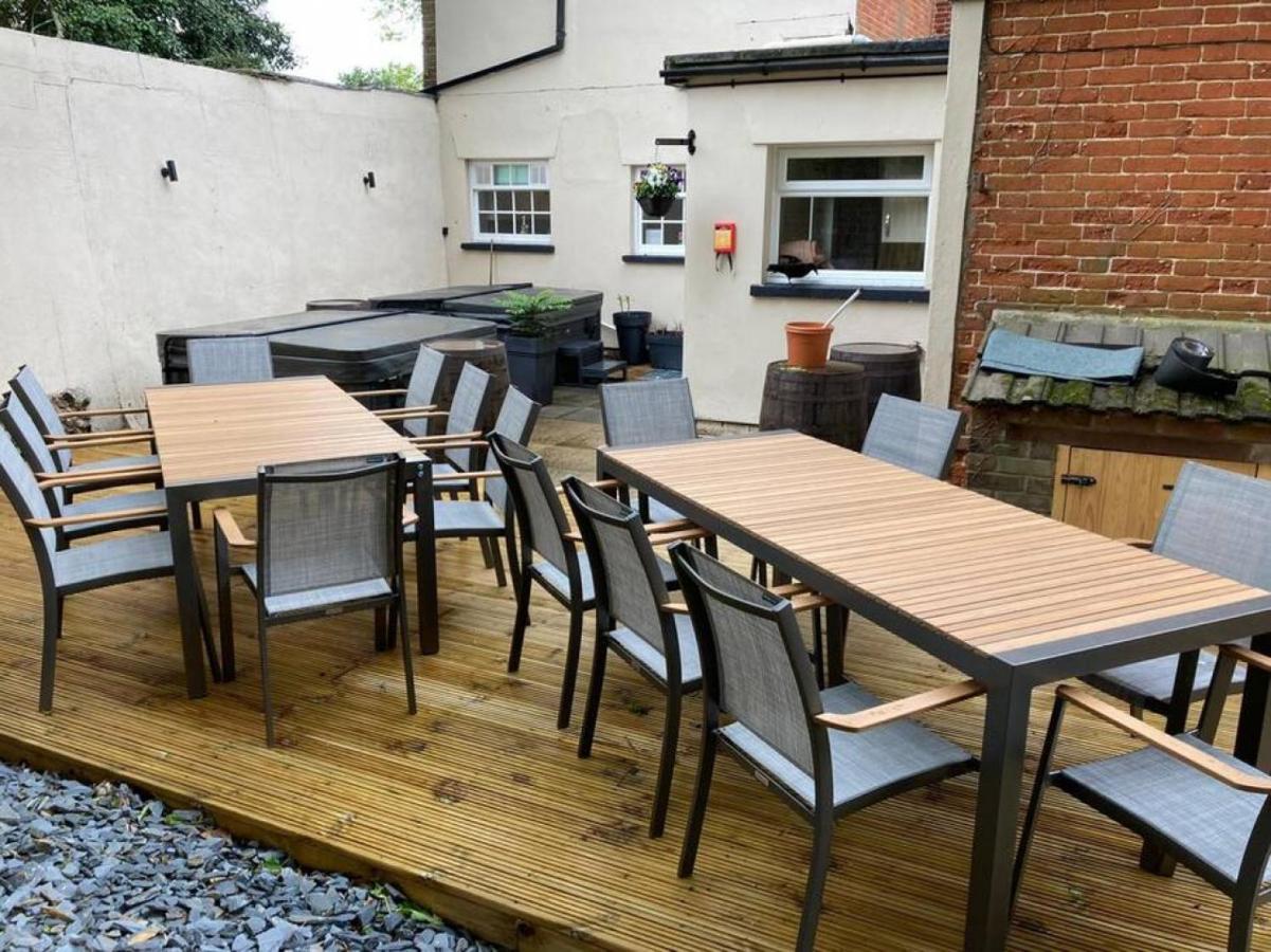Lydney House Swaffham Sleeps 22 Vila Exterior foto